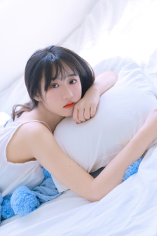 女子挑战很多个男的世界纪录